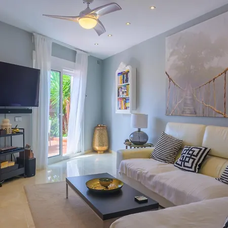 Beautiful Frontline Townhouse Holiday home *