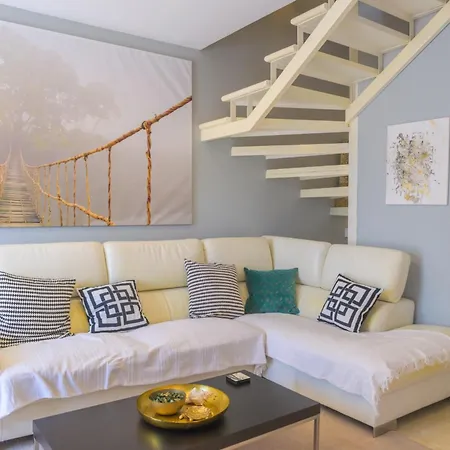 Beautiful Frontline Townhouse Marbella
