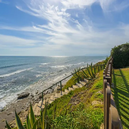 Beachfront 3br With Direct Access East 別荘 *
