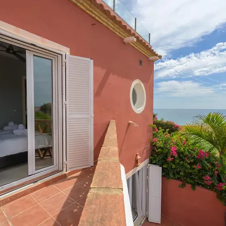 Beautiful Frontline Townhouse Feriehus *