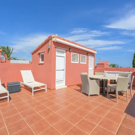 Beachfront 3br With Direct Access East *