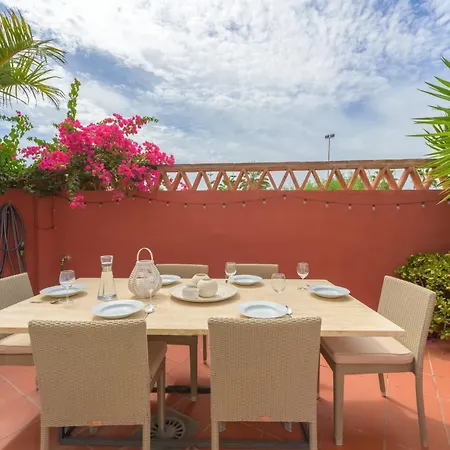 Beachfront 3br With Direct Access East 別荘 *