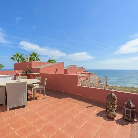Beachfront 3br With Direct Access East *