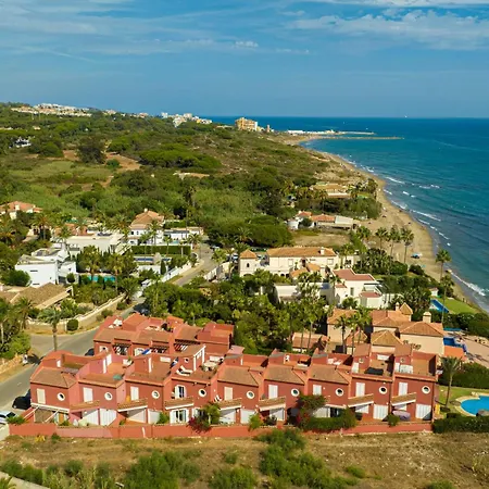 別荘 Beachfront 3br With Direct Access East