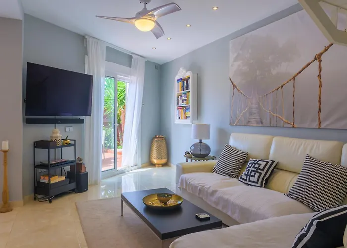 Beautiful Frontline Townhouse Feriehus *