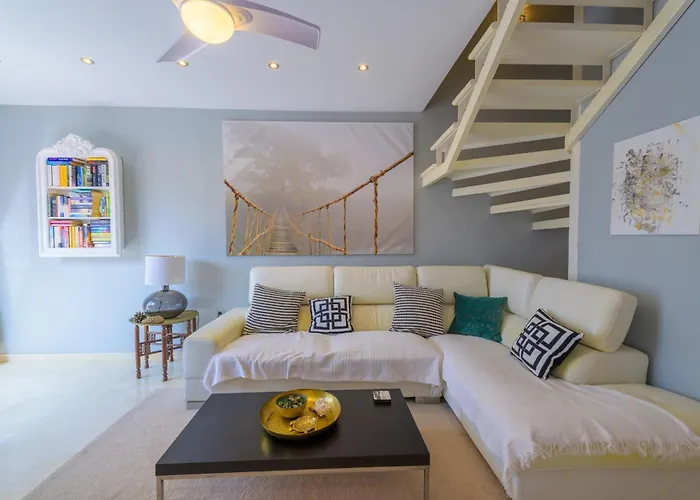 Beautiful Frontline Townhouse Feriehus Marbella