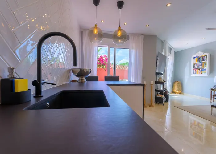 Beautiful Frontline Townhouse Feriehus Marbella