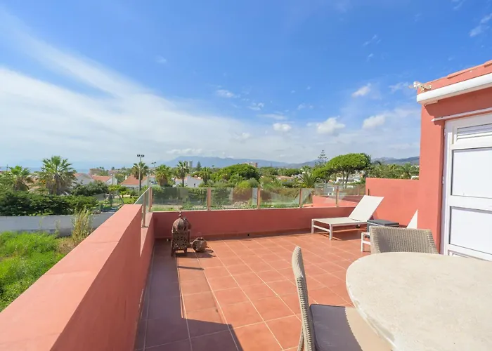Beautiful Frontline Townhouse Feriehus Marbella