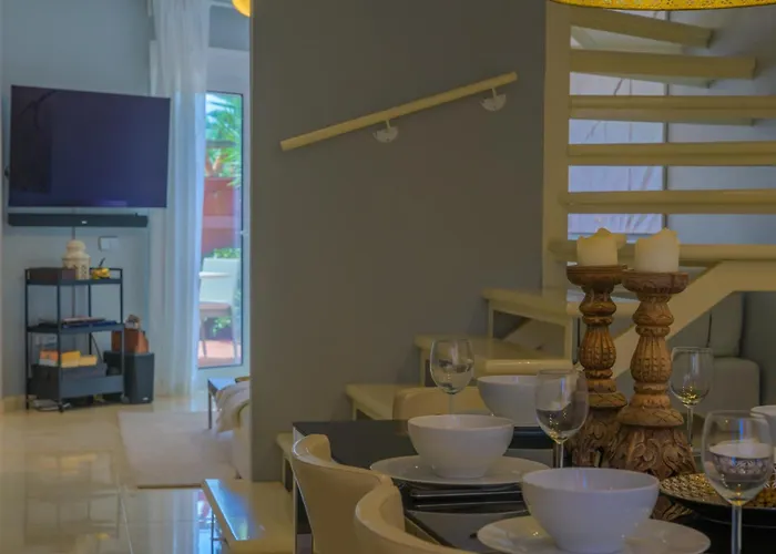 Beautiful Frontline Townhouse Feriehus
