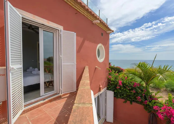 Beautiful Frontline Townhouse Feriehus *